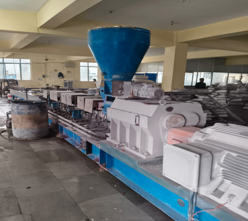 TWIN SCREW EXTRUDER 2